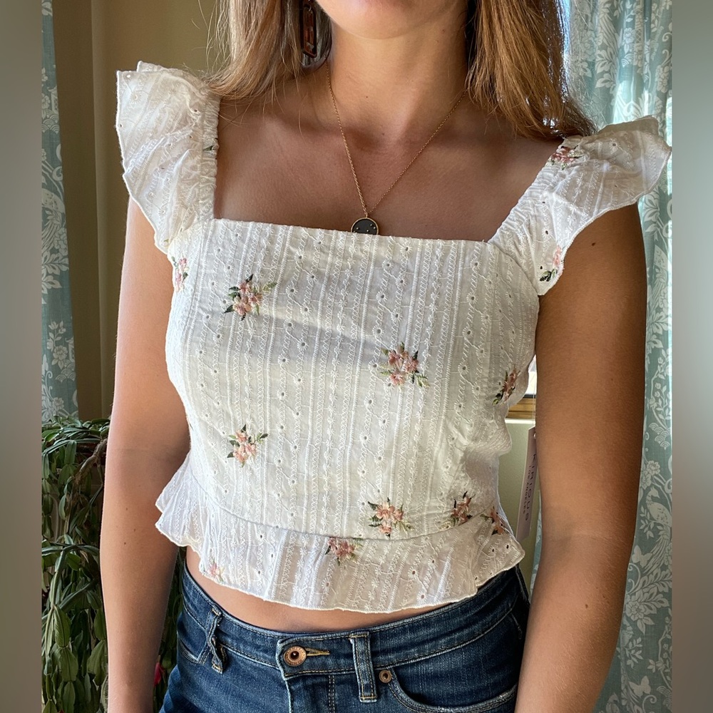eyelet rose embroidered sleeveless top